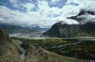 indusvalleynearskardu-wesker.jpg (61827 bytes)